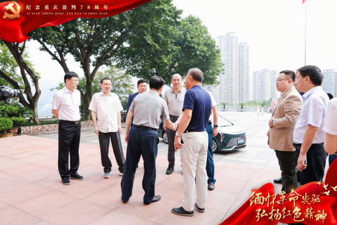 富貓集團(tuán)與周恩來(lái)、朱德、張?jiān)埔莺笕斯餐拺迅锩闰?qū)